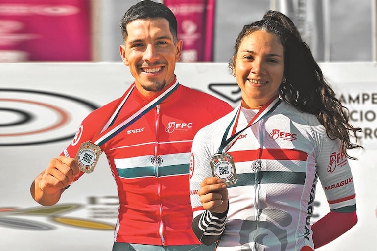 Los ciclistas Carlos
Vidal Domínguez
Silva (25/5/2004) y
Araceli Jazmín
Galeano Centurión
(6/5/1997), ambos
con doble corona.