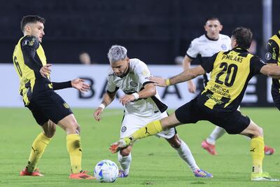 Iván Ezequiel Leguizamón (22), autor de un gol,  tuvo un buen partido, que no lo pudo terminar por una lesión. Su salida mermó el potencial ofensivo franjeado.
