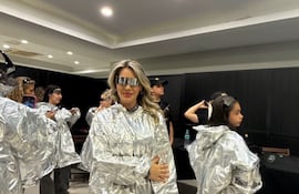 Diputada Johana Vega enfrenta críticas tras acceder a caminata con Shakira