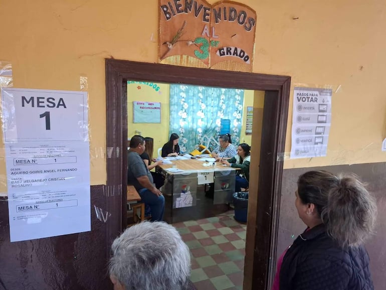 Gresca entre apoderados durante las elecciones en un local de votación de Yataity.