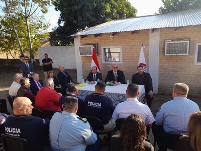 El Fiscal General del Estado, Emiliano Rolón, participó de una audiencia pública con diferentes organizaciones sociales de la ciudad de Pilar.