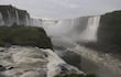 La Garganta del Diablo, un conjunto de saltos de agua que hace parte de las Cataratas de Iguazú, en el Parque Nacional de Iguazú en Foz de Iguazú (Brasil).