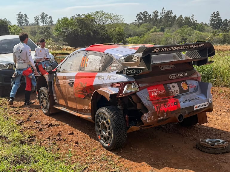 El Hyundai 20 N Rally1 del belga Thierry Neuville tras el abandono en el Rally del Paraguay 2026.