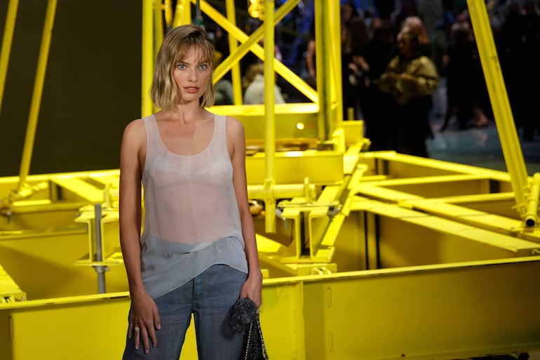 ¡Diosísima! Margot Robbie con su nuevo corte de cabello. (GEOFFROY VAN DER HASSELT / AFP)