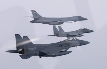 Aviones de combate surcoreanos y estadounidenses durante un ejercicio militar en marzo de 2023.