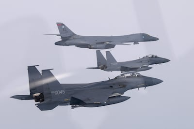 Aviones de combate surcoreanos y estadounidenses durante un ejercicio militar en marzo de 2023.
