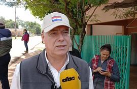 Arnoldo Wiens (ANR) en su recorrido por Guairá