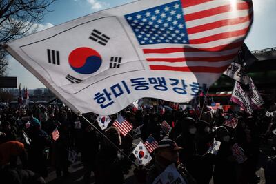 Partidarios del presidente surcoreano Yoon Suk-yeol se manifiestan este jueves en Seúl.