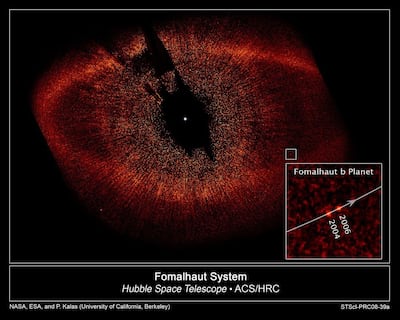 Exoplaneta orbitando Fomalhaut.