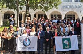 Operadores de Justicia se manifestaro frente al Palacio de Justicia.