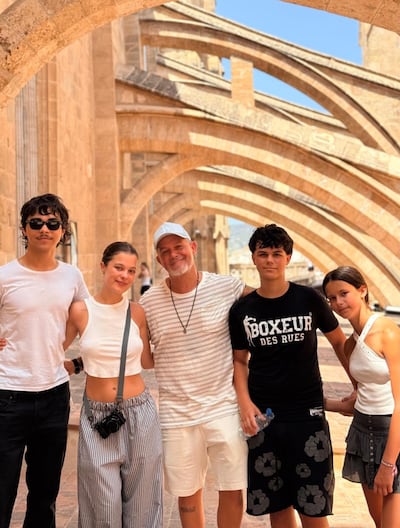 Alejandro Sanz con sus hijos Alexander, Manuela, Dylan y Alma.