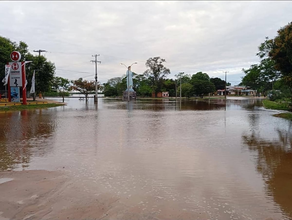 Cerrito: aguas del río Paraná invaden el centro urbano y activan asistencia de la SEN