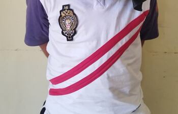 Hombre de 46 años detenido por supuestamente intentar matar a su madre con un machete.