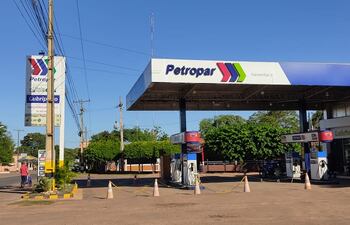 Estación de servicios de Petropar de Curuguaty, no abastece la demanda.