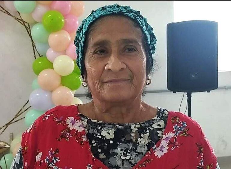 
La señora Brígida Castro, conocida trabajadora del mercado, pidió a la ciudadanía y las autoridades que siempre les tengan en cuenta.