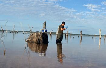 Mades verificó posible contaminación en el Lago Yguazú.