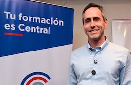 El Prof. Dr. Jason Andrews, de la Universidad de Stanford, es referente mundial en enfermedades infecciosas y medicina geográfica.