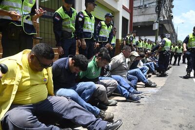 Superintendencia de Jubilaciones: funcionarios de la ANDE demorados por la Policía Nacional.