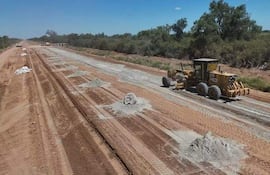 Trabajo de pavimentacion de la ruta bioceanica