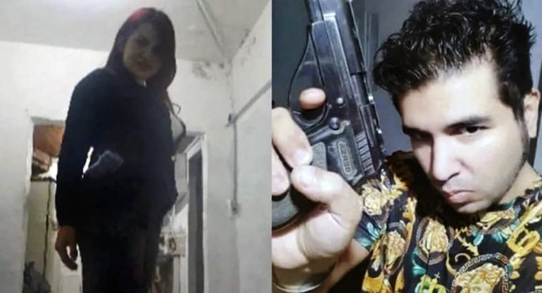 Esta composición de fotografías, difundida por la agencia de noticias Télam el 6 de septiembre de 2022, muestra a Fernando Andrés Sabag Montiel (derecha) y a Brenda Uliarte posando con el arma presuntamente utilizada para atacar a la expresidenta argentina, Cristina Fernández de Kirchner.