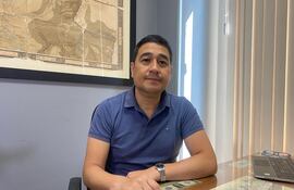 Eduardo Nakayama, senador liberal.