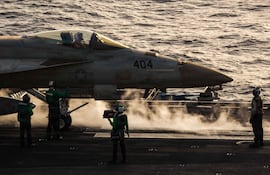 Imagen de un avión caza de Estados Unidos. Una IA controla la campaña militar de EE.UU. en Irán: ¿cómo actúa? ¿qué resultados obtuvo?