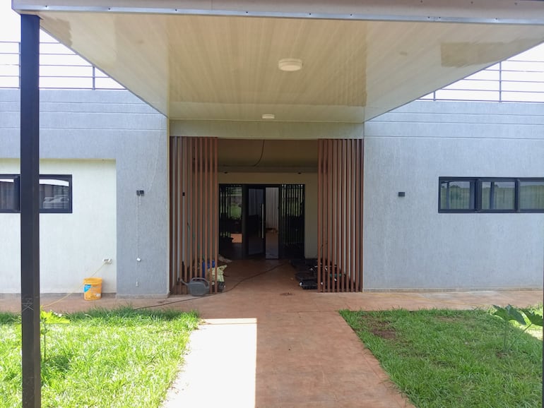 Empresario checo fue asesinado en Carmen del Paraná y el supuesto autor se suicidó cuando fue hallado por la policía.