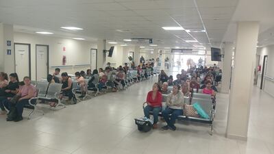 A diario, el Hospital General de Coronel Oviedo recibe unos 1.500 pacientes, una demanda que supera su capacidad operativa.