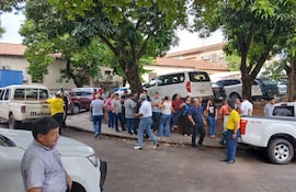Choferes del Ministerio de Salud se manifestaron esta mañana en la sede, sobre la calle Brasil.