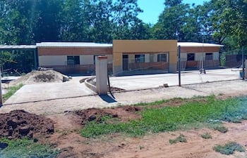 En la compañía César Barrientos, del distrito de Ybycuí, la futura sede de la Unidad de Salud de la Familia (USF) genera preocupación entre los pobladores, quienes temen que la obra se convierta en un “elefante blanco”.