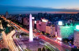 Obelisco, escultura de 67 metros de altura y símbolo de Buenos Aires.