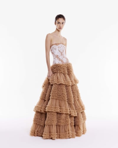 Javier Saiach ha presentado sus diseños en distintas ciudades del mundo y sus creaciones han acompañado a personalidades en eventos culturales y cinematográficos de relevancia.