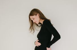 La supermodelo Karlie Kloss espera feliz a su tercer hijo. Así lo anunció en las redes sociales.