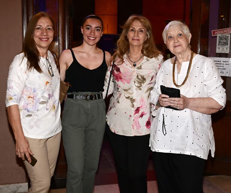 Teresita Domaniczky, Sofía Eulerich, Beatriz Eulerich y Beatriz Appleyard.