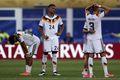 Los jugadores de Alemania lucen decepcionados tras perder el partido de los dieciseisavos de final de la Copa Mundial de la FIFA 2026 entre Alemania y Paraguay, en Boston, Massachusetts, EE. UU..
