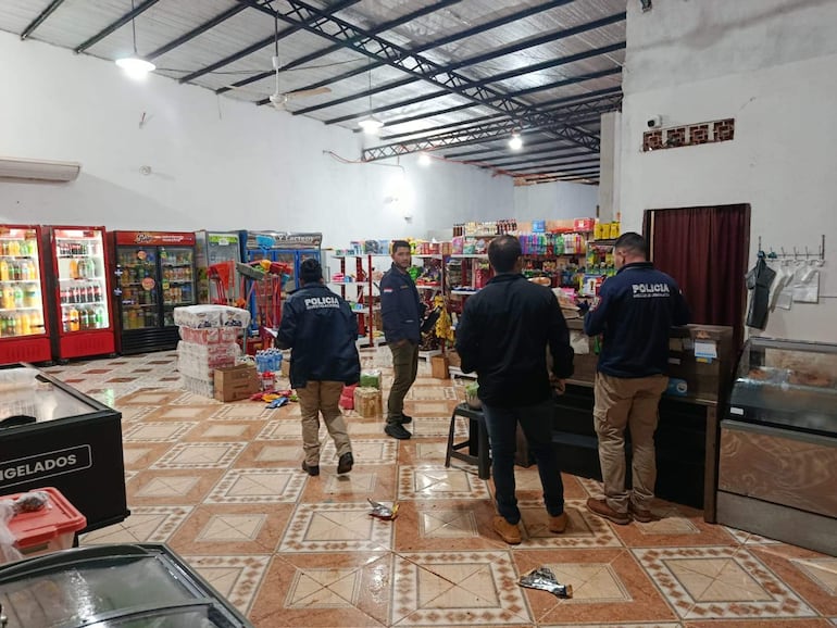 Caen tres presuntos autores de un violento robo en Santa Rosa del Aguaray y recuperan parte de las evidencias