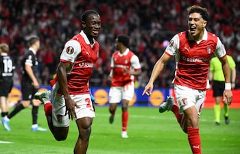 Sporting Braga's Ivorian midfielder #20 Mario Dorgeles (L) celebrates scoring his team's second goal during the UEFA Europa League semi final first leg football match between SC Braga and SC Freiburg at Municipal stadium of Braga on April 30, 2026. (Photo by Miguel RIOPA / AFP)