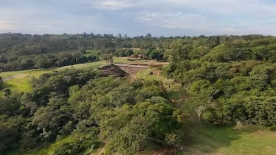 El espacio verde de El Escondido invita a conectarse con la naturaleza y disfrutar de un entorno tranquilo y acogedor.