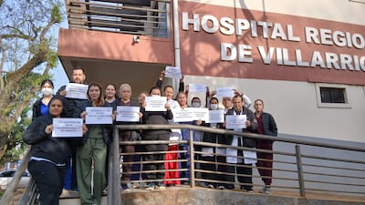 Médicos se adhieren a la huelga nacional en el Hospital Regional de Villarrica.