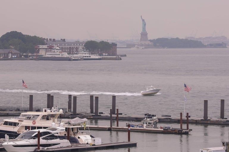 Humo de los incendios de Ontario, Canadá, afectan la calidad del aire de Nueva York, donde se disputará la final de la Copa Mundial de Fútbol.