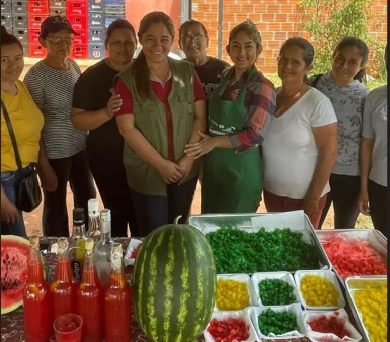 La Dirección de Educación Agraria del Ministerio de Agricultura y Ganadería realiza talleres para utilización de la sandía.