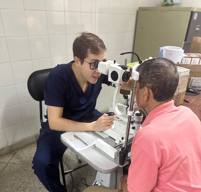 Varios adultos de tercera edad fueron beneficiados.