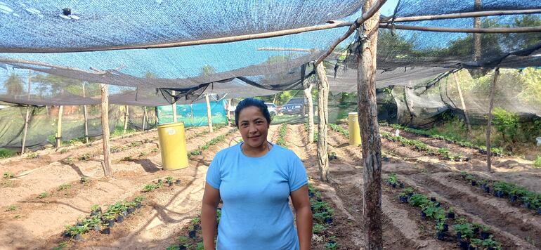 mujer posando para la foto
