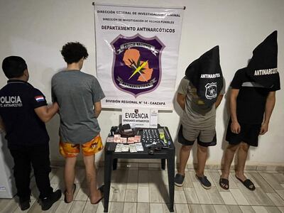 Los detenidos con las evidencias se encuentran en la oficina regional de lucha contra el narcotráfico de la Policía Nacional.