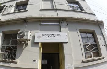 Los requisitos para postular al cargo de superintendente de Salud se hallan aquí.