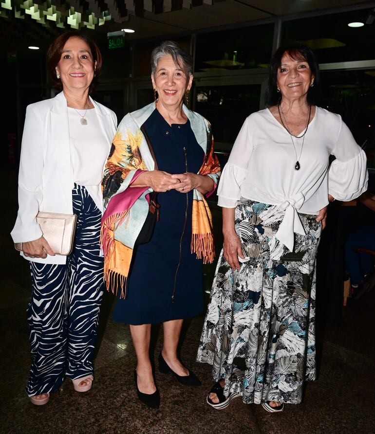 Sara Centurión, María Otto y Lucha Abbete. 