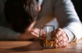 Hombre intoxicado, imagen ilustrativa.