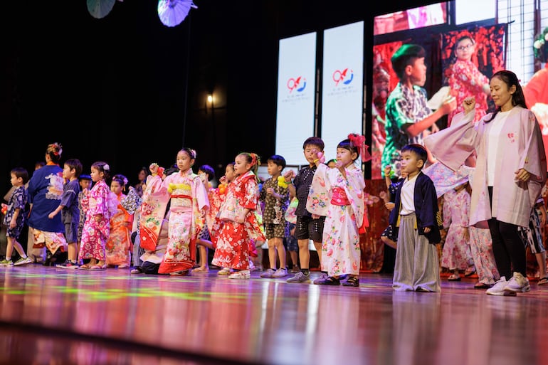 “Kimono Show” es el espectáculo que se realizó en el Teatro “José Asunción Flores” del Banco Central del Paraguay