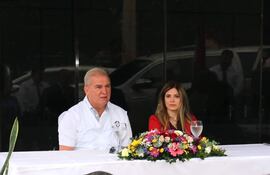 El Fiscal General del Estado, Dr. Emiliano Rolón Fernández, toma posesión del cargo de Fiscal Adjunta, María José Abed.