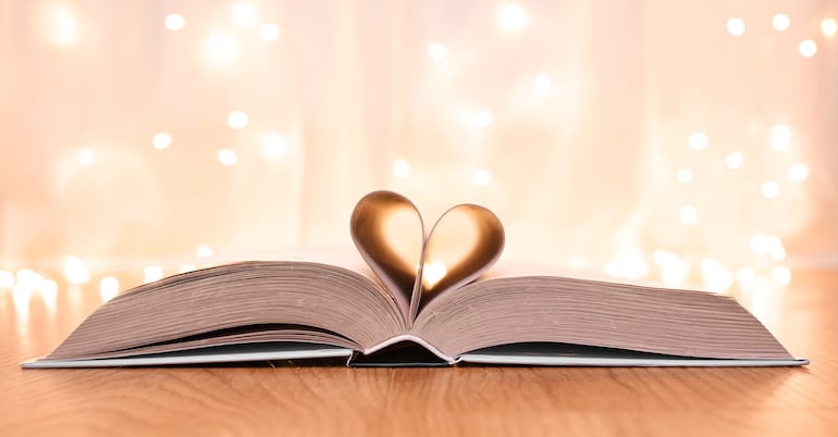 Regalar libros por el Día de San Valentín es una opción original y sobre todo rica en experiencias a través de las páginas de distintos autores.